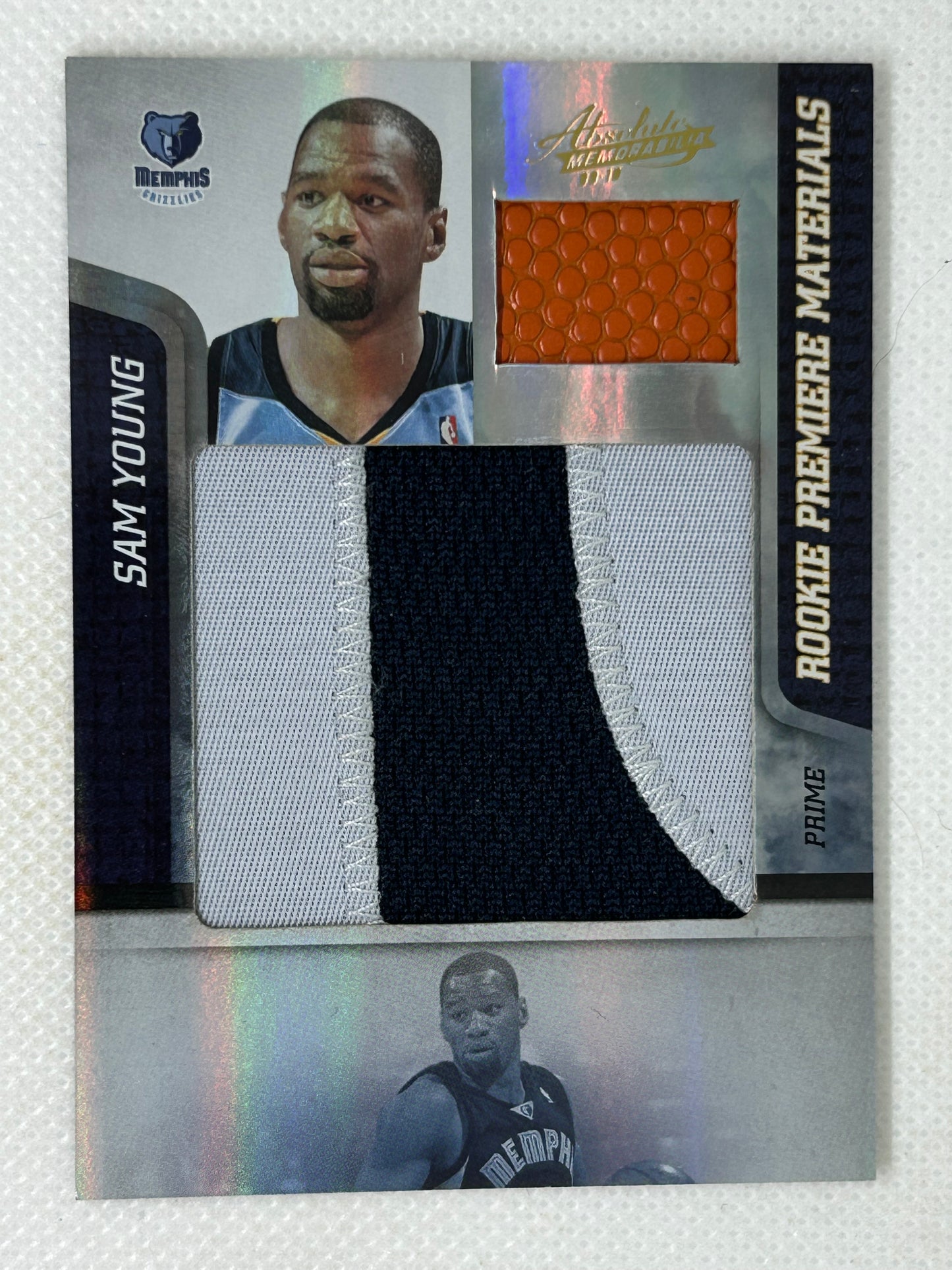 2009-10 Panini Absolute Sam Young Prime Dual Patch Ball Rookie #151 /5 Memphis Grizzlies