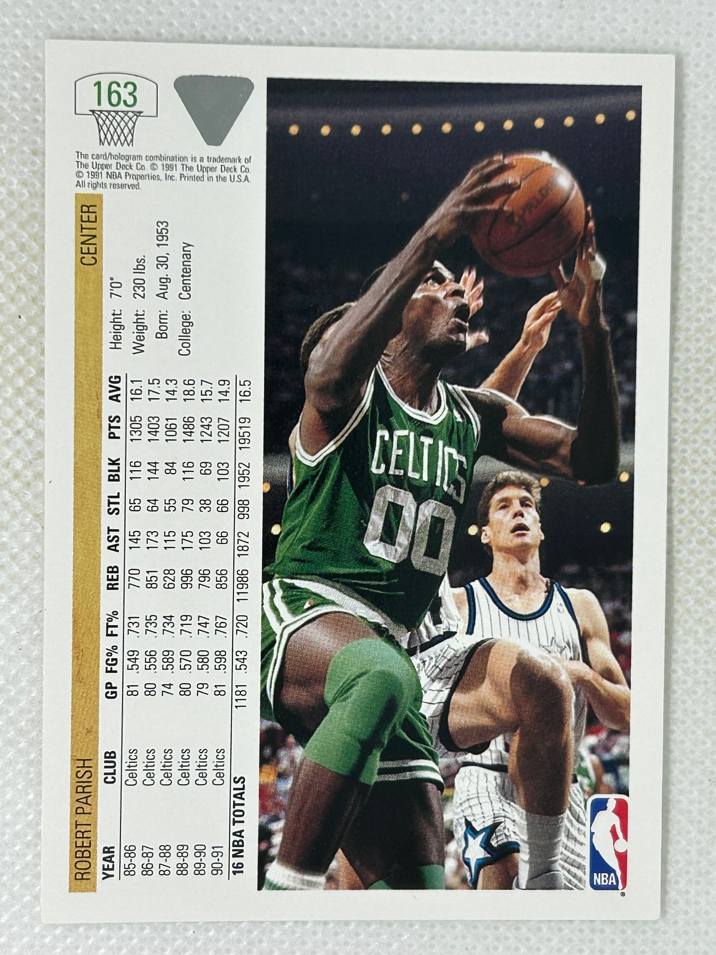 1991-92 Upper Deck Robert Parish #163 Boston Celtics Signed Card