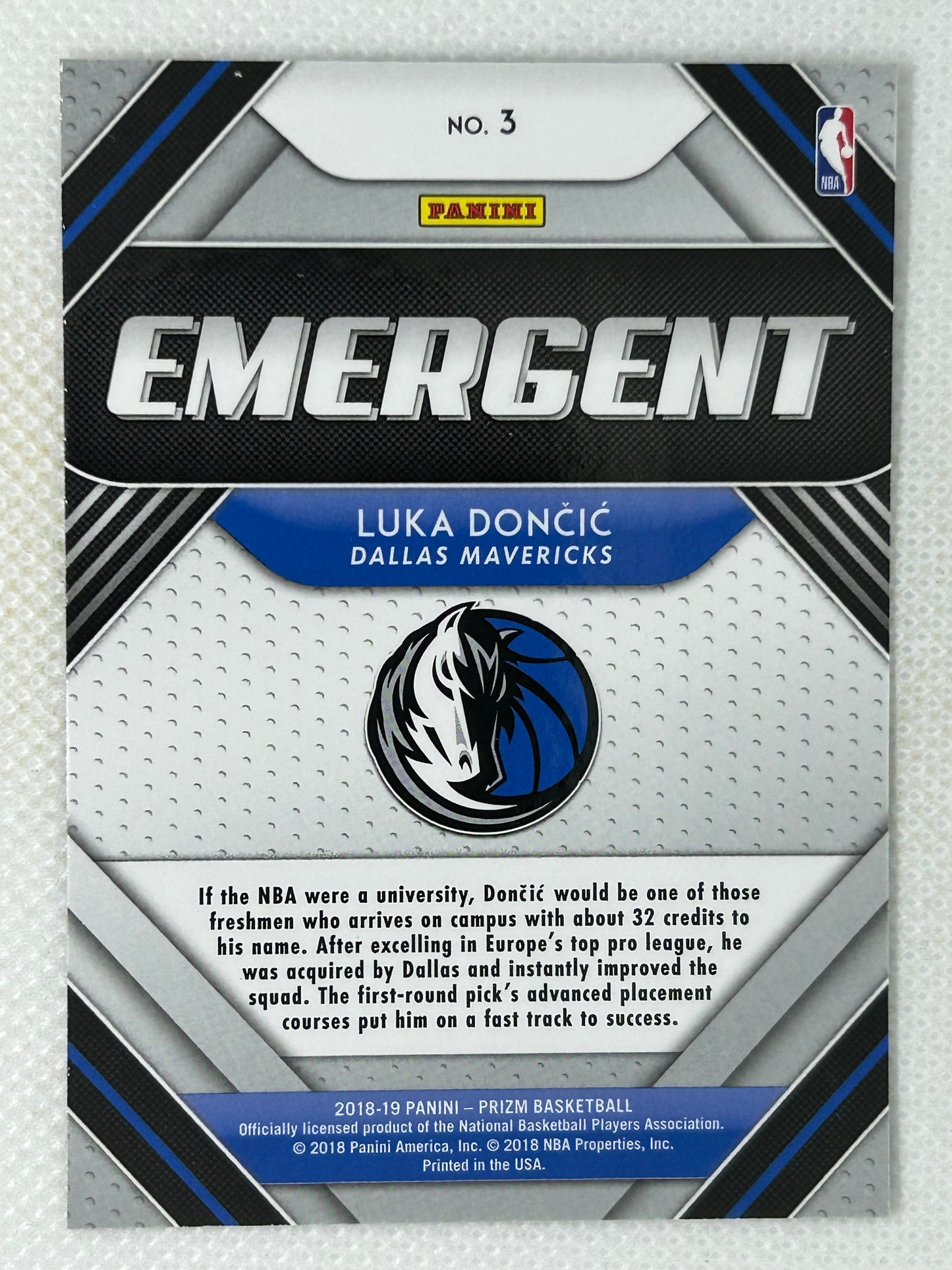 2018-19 Panini Prizm Emergent #3 Rookie Card Luka Dončić Dallas Mavericks