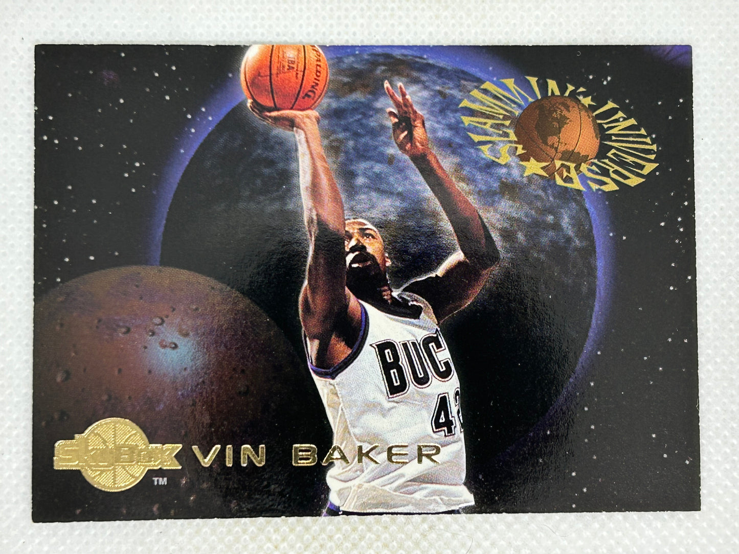 1994-95 Skybox Slammin' Universe Vin Baker #SU1 Milwaukee Bucks
