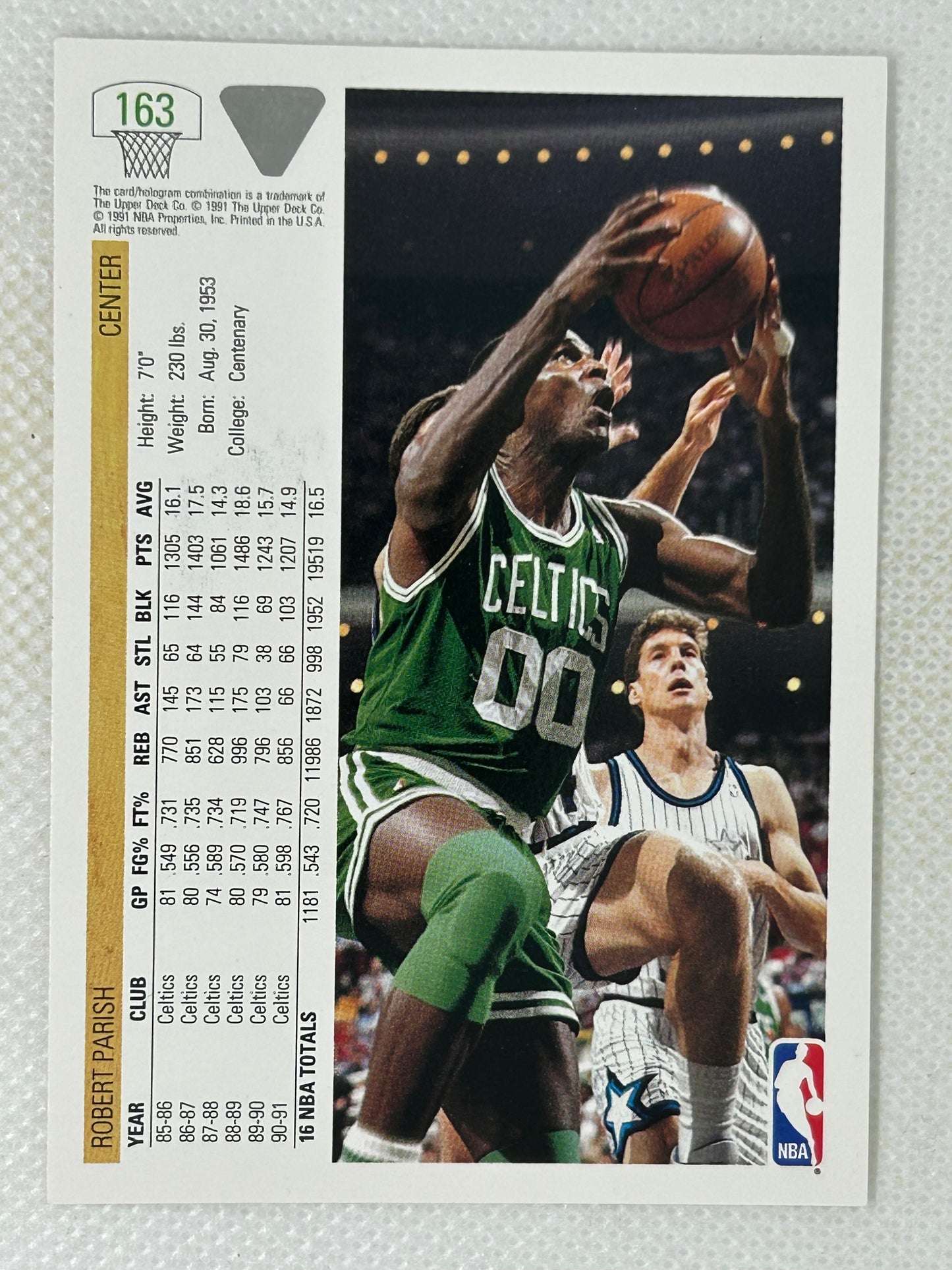 1991-92 Upper Deck Robert Parish #163 Boston Celtics Signed Card
