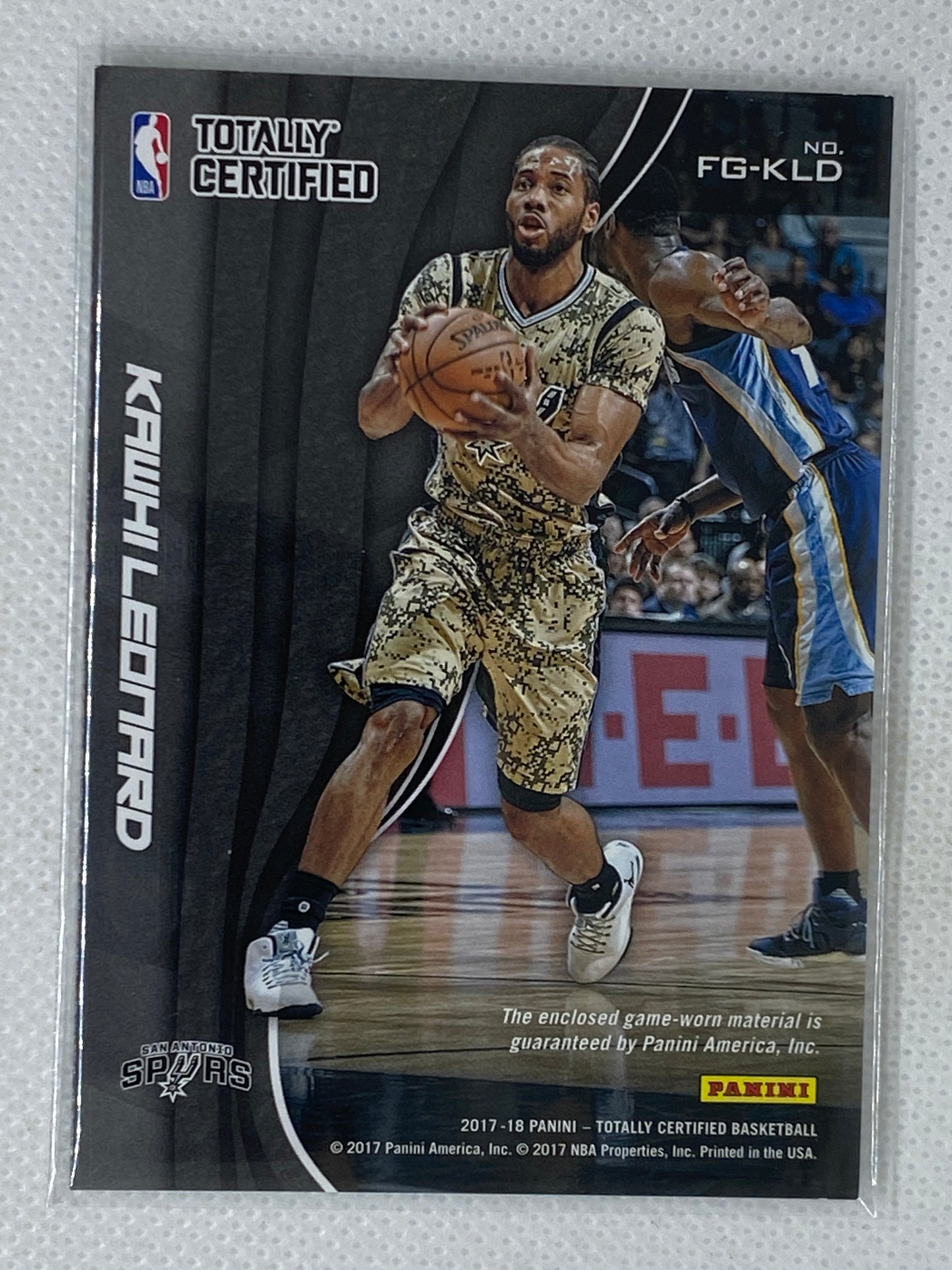 2017-18 Totally Certified Fabric of the Game Kawhi Leonard /99 San Antonio Spurs