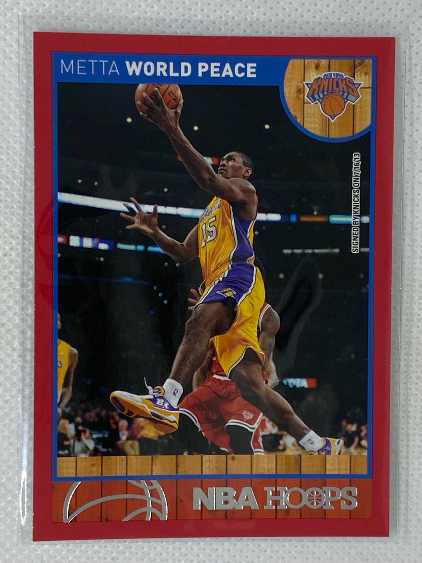 2013-14 NBA Hoops Red Metta World Peace #254 New York Knicks