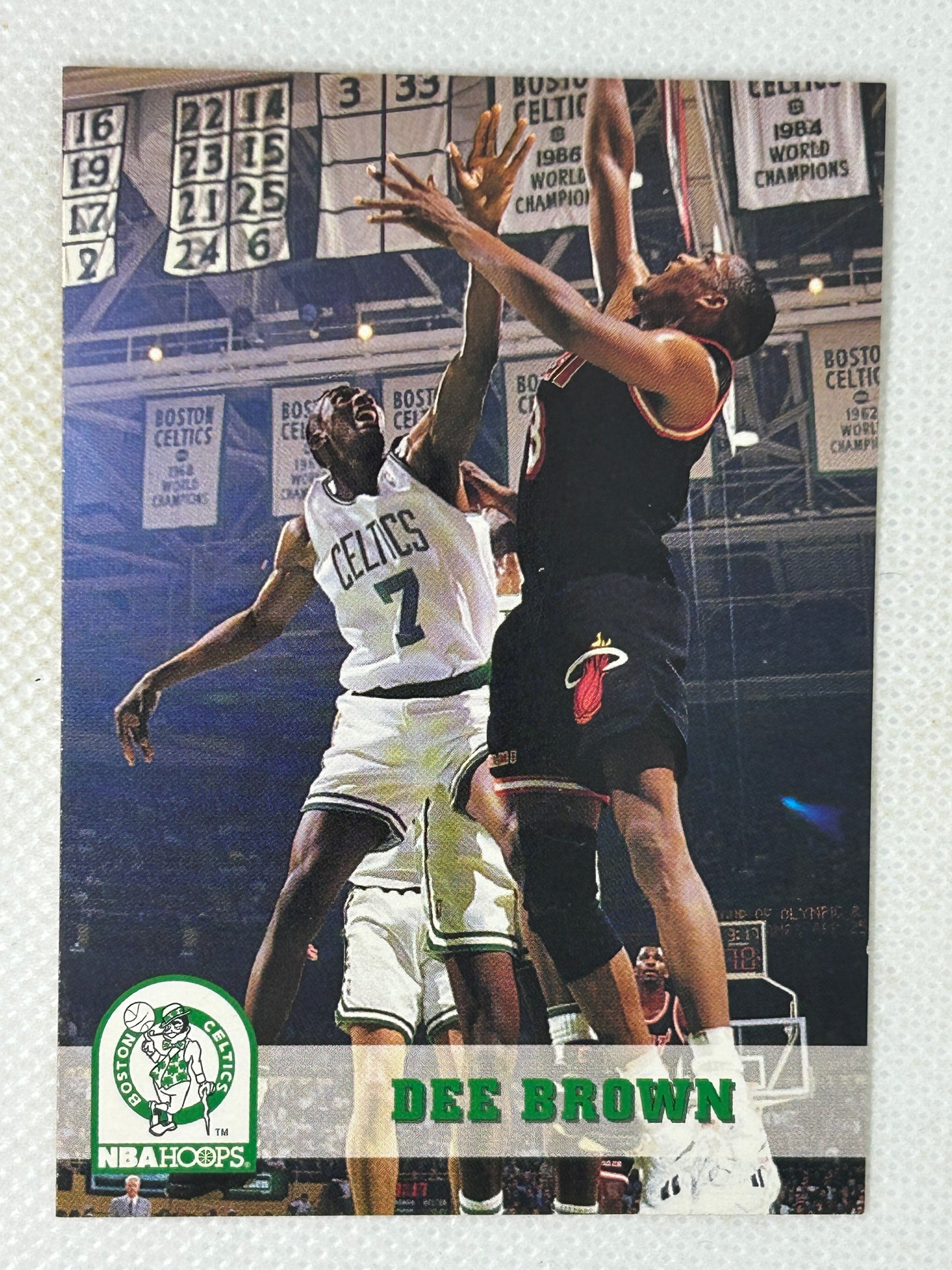 1993-94 NBA Hoops #10 DaCovan "Dee" Brown Boston Celtics