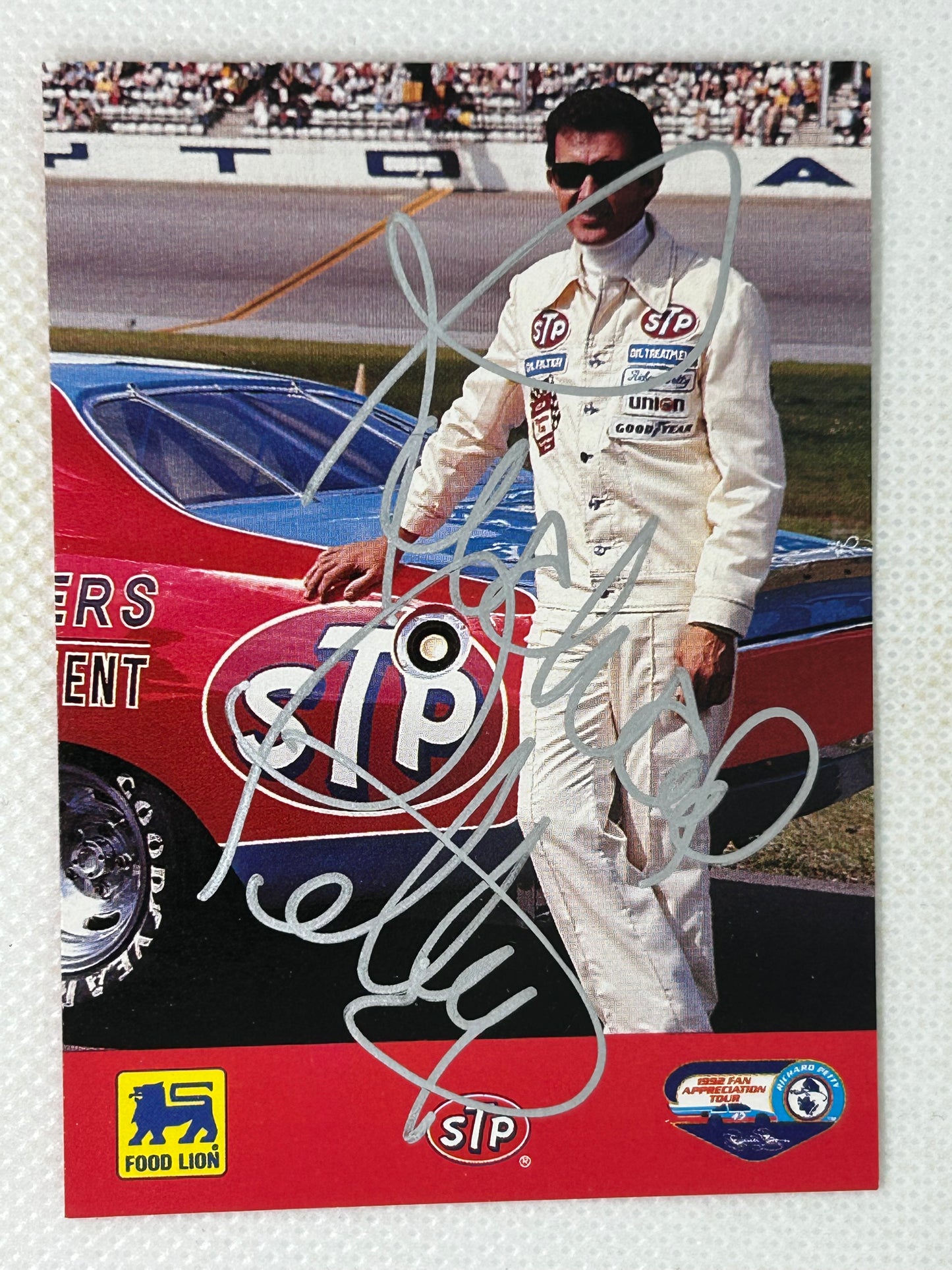 1992 Food Lion Richard Petty #3 Signed Card