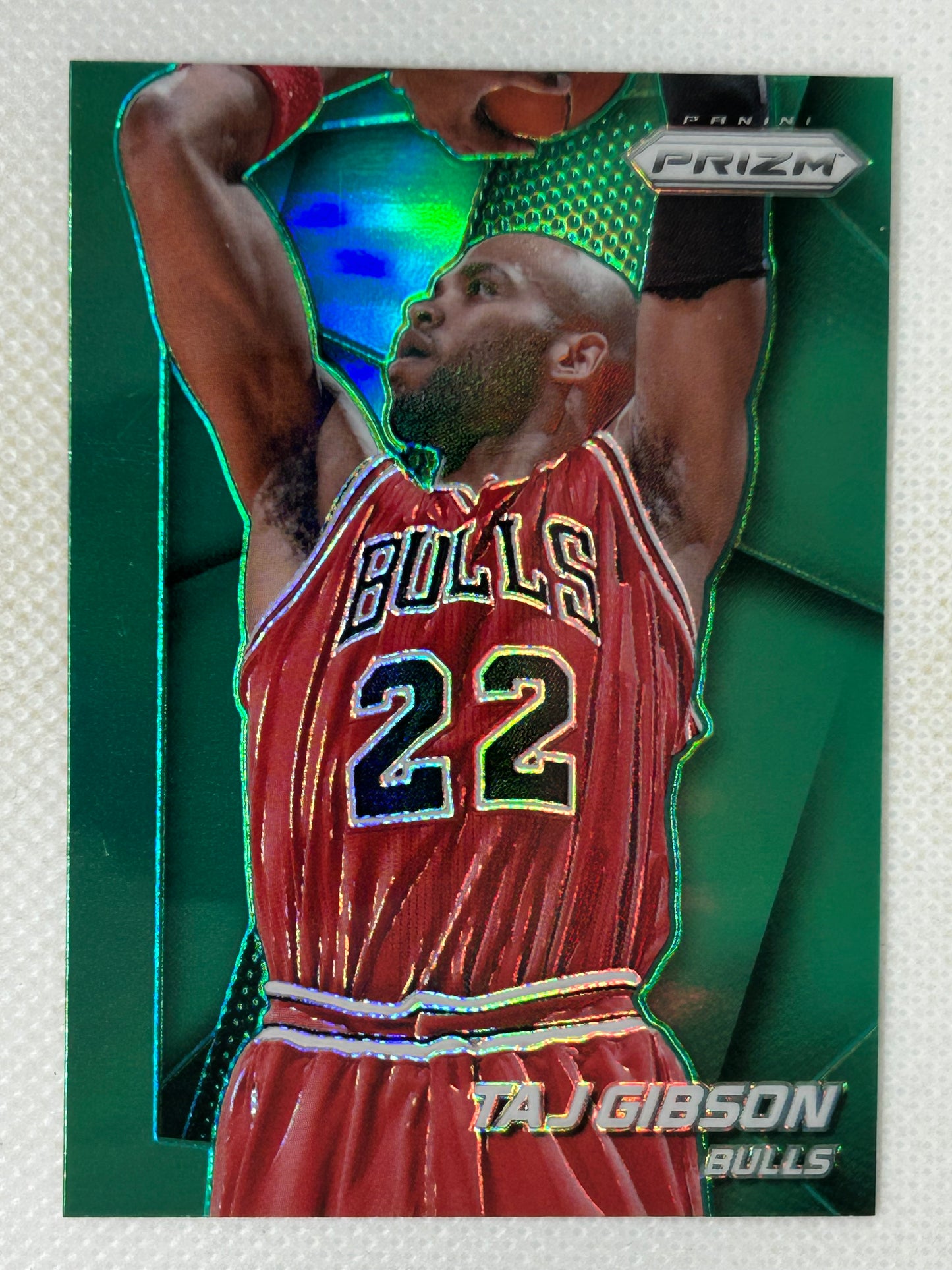 2014-15 Panini Prizm Green Taj Gibson #132 Chicago Bulls
