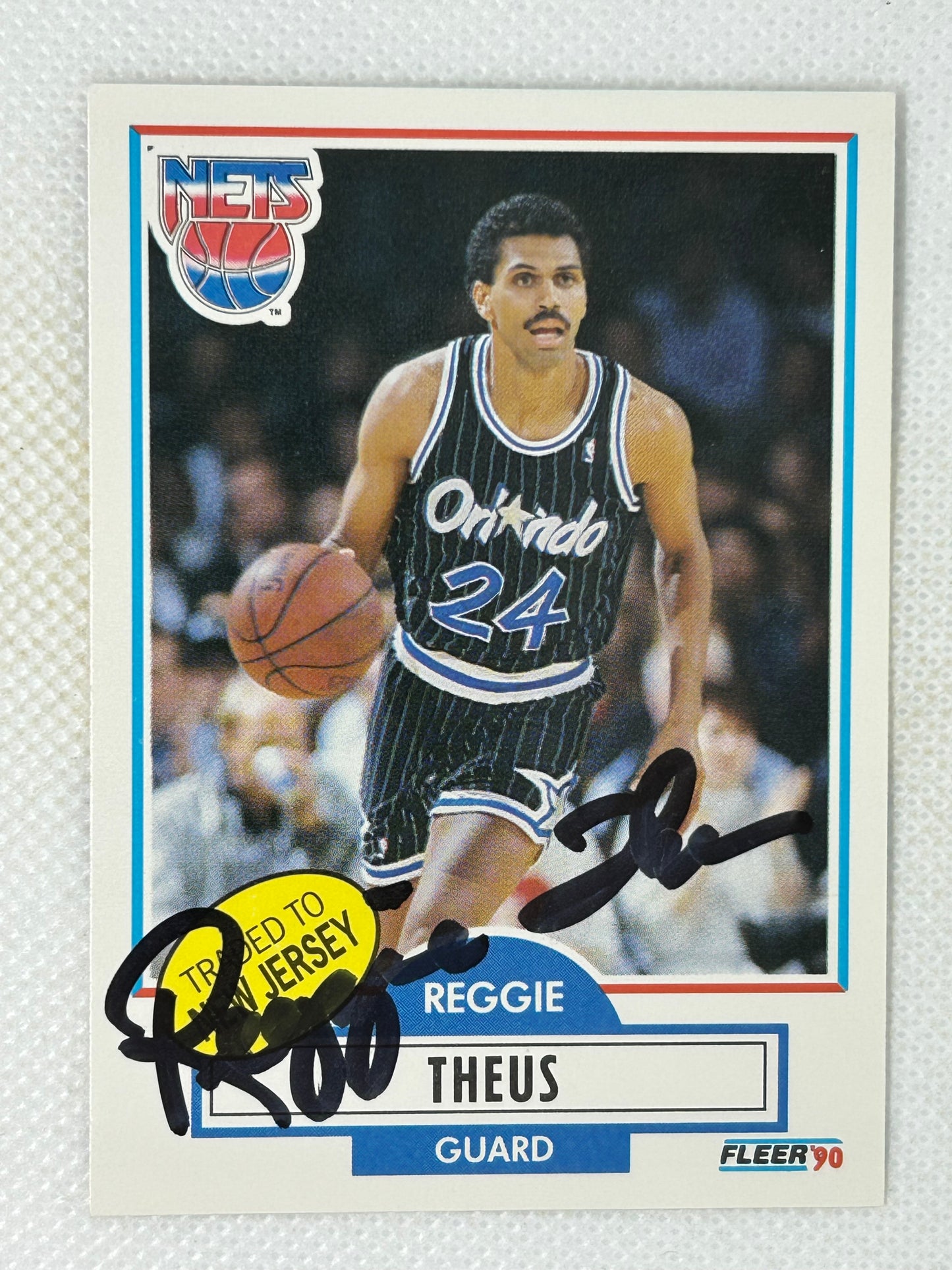 1990-91 Fleer Reggie Theus #136New Jersey Nets Signed Card