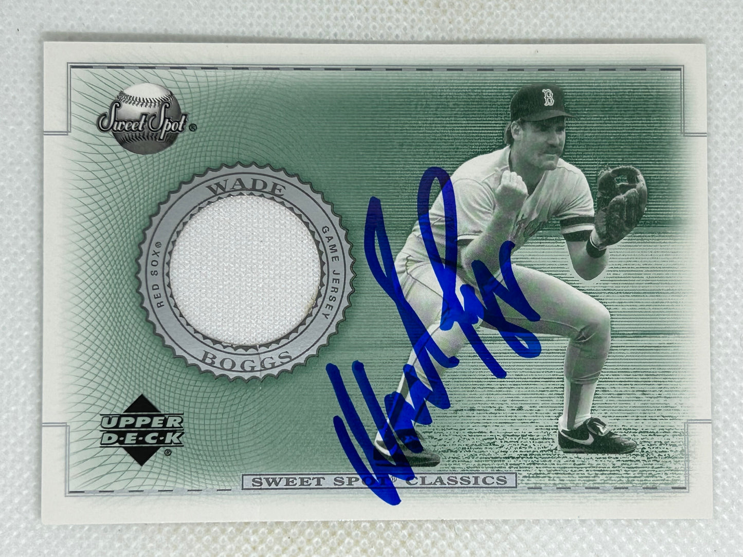 2002 Upper Deck Sweet Spot Classics Game-Used Jerseys Wade Boggs #J-WB Boston Red Sox Signed Card (Slight Damage)