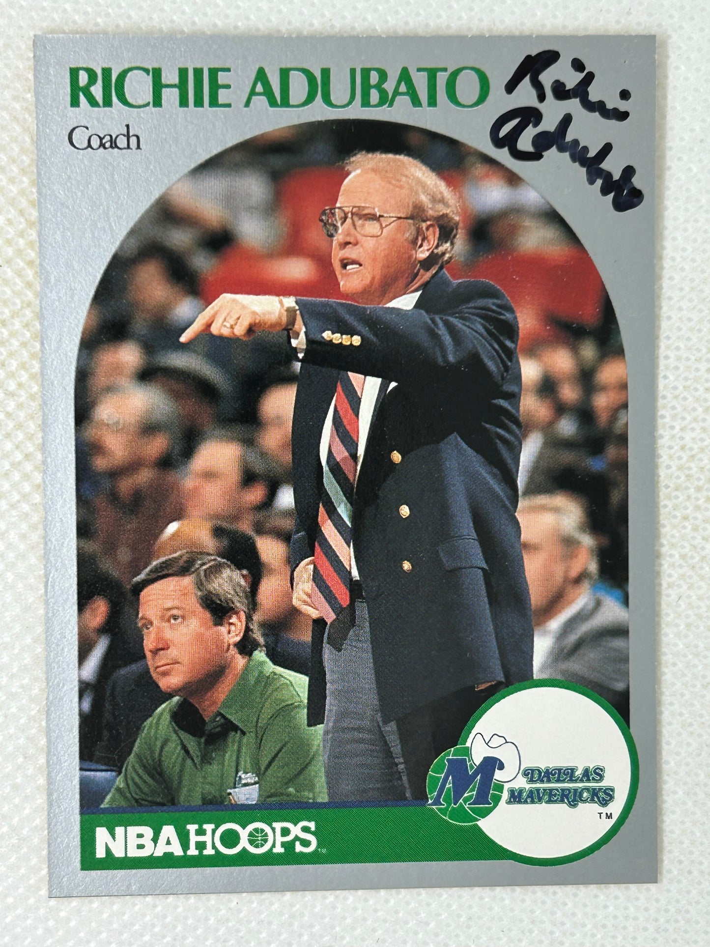 1990-91 NBA Hoops Richie Adubato #310 Dallas Mavericks Signed Card