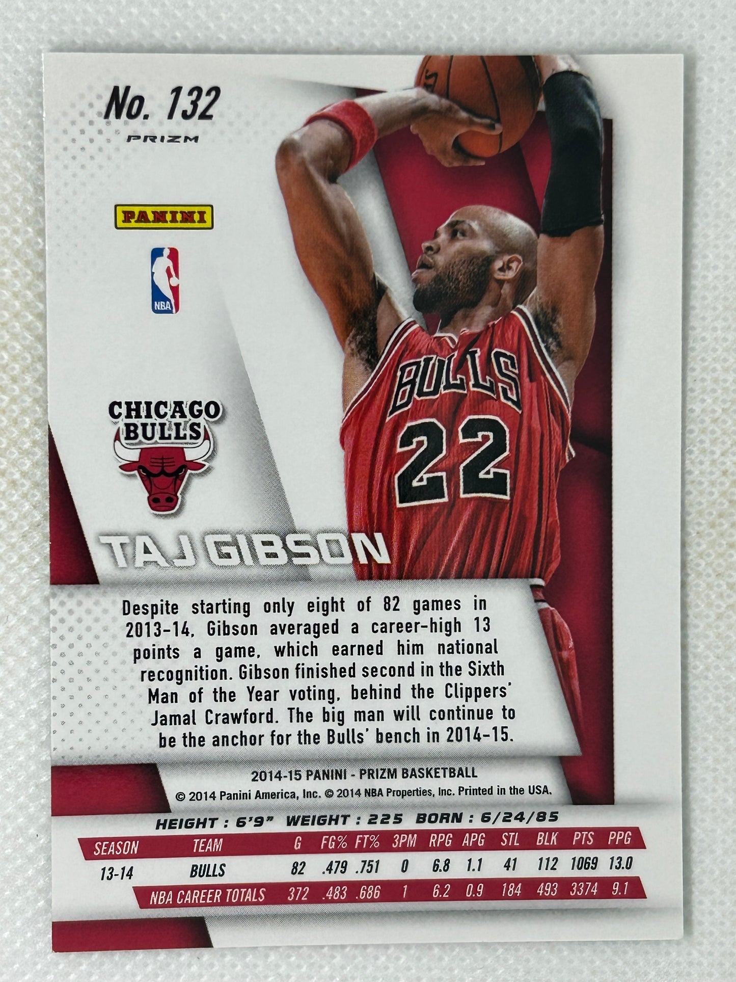 2014-15 Panini Prizm Green Taj Gibson #132 Chicago Bulls
