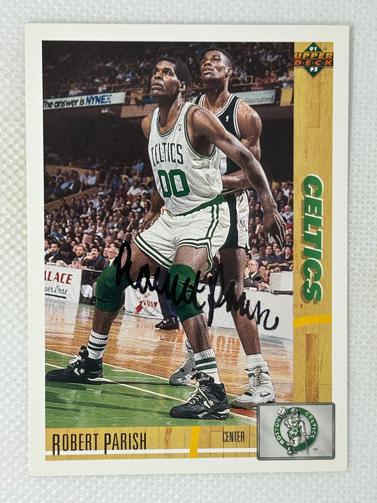 1991-92 Upper Deck Robert Parish #163 HOF Boston Celtics Signed Card