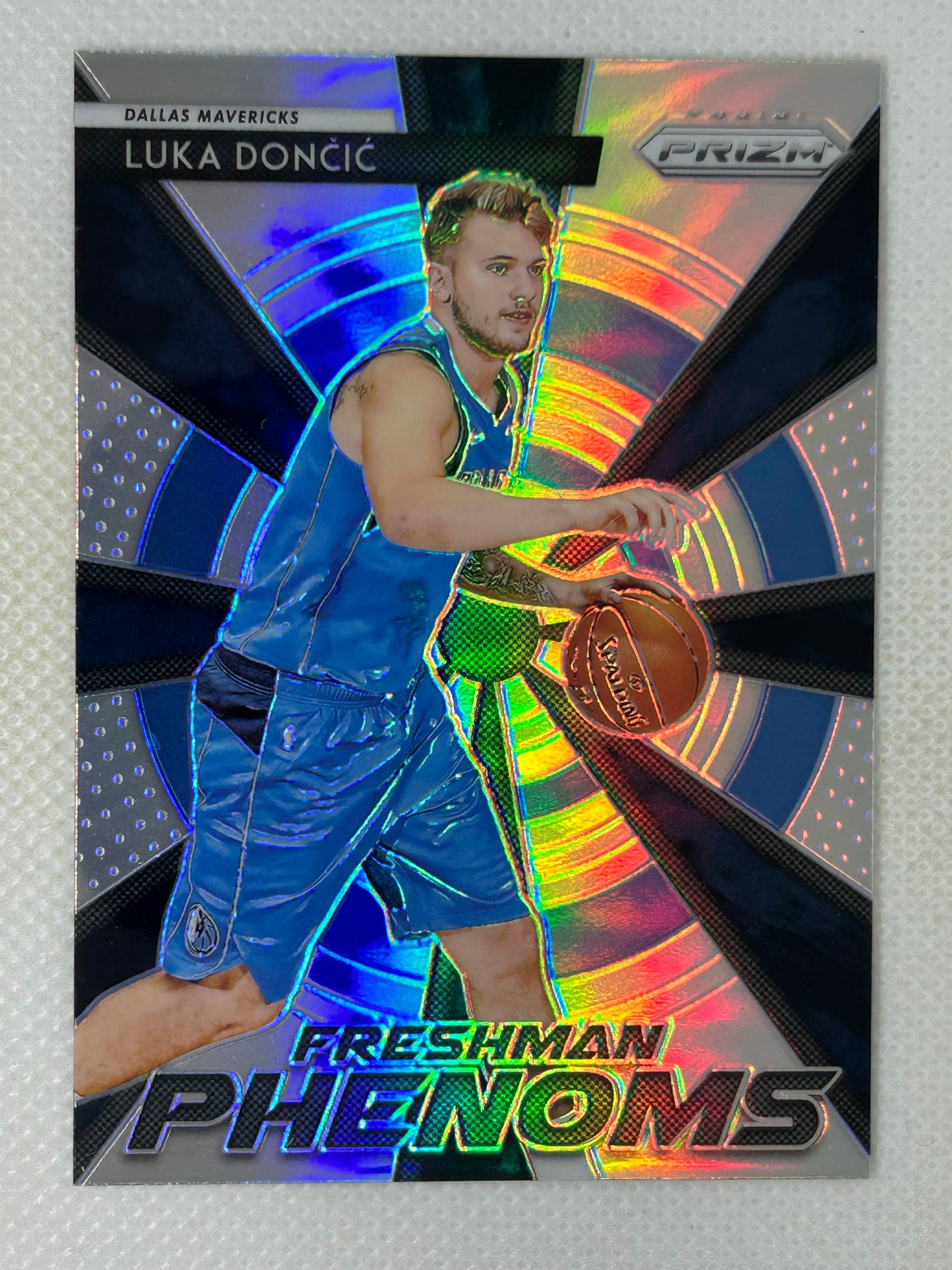 2018-19 Panini Prizm Freshman Phenoms Silver Prizm Rookie Card Luka Dončić #23 Dallas Mavericks