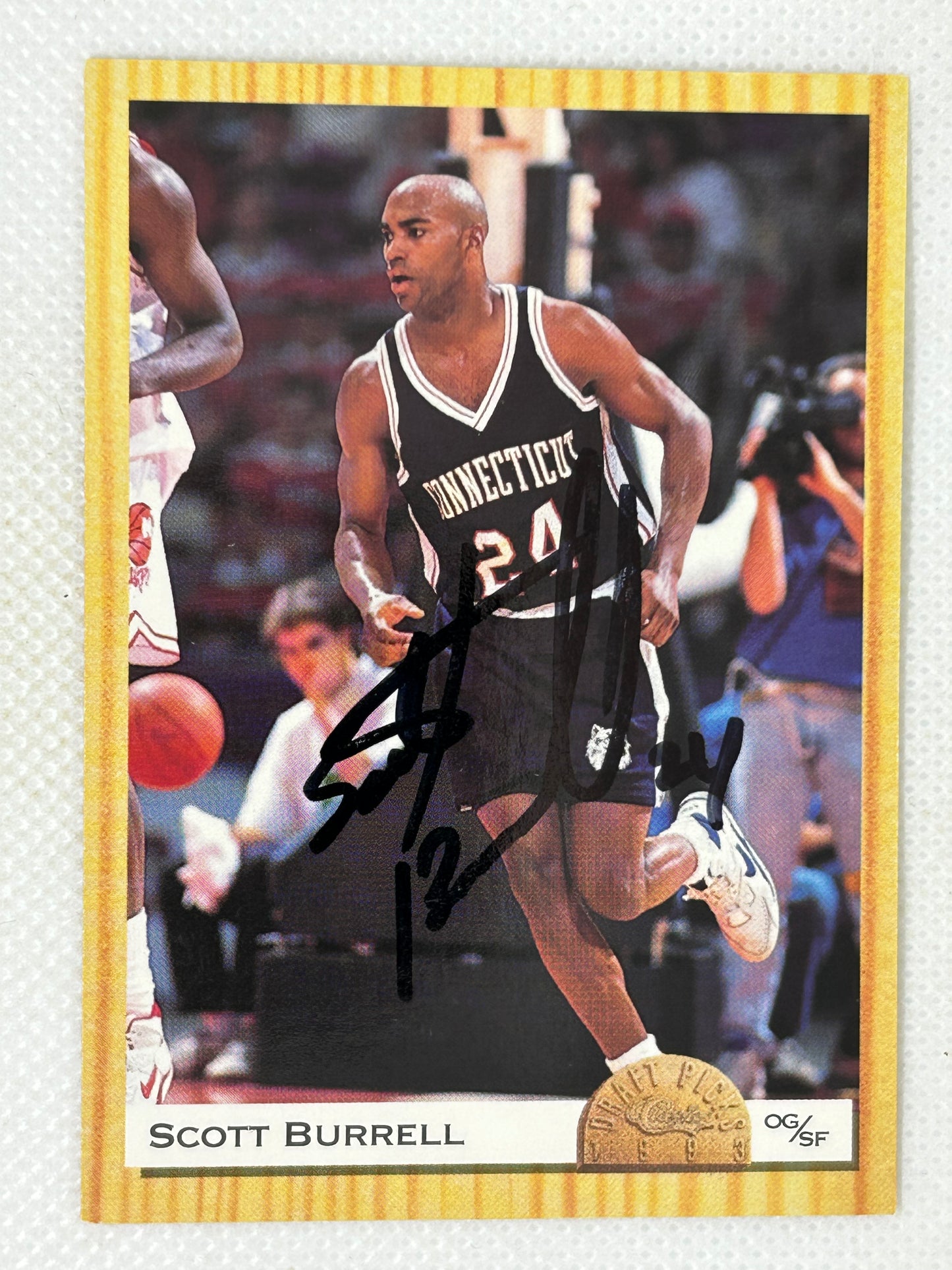 1993 Classic Draft Picks #19 Scott Burrell Charlotte Hornets Signed Card