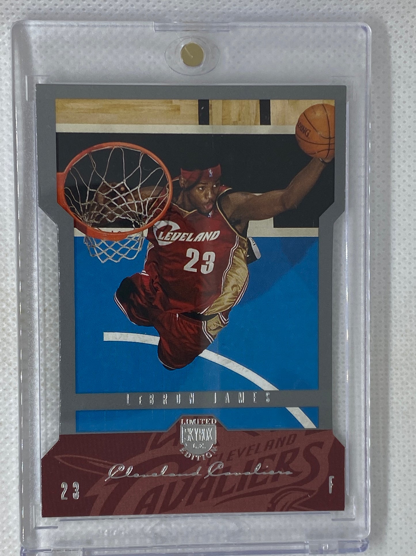 2004-05 Skybox Limited Edition Die-Cut Parallel #19 LeBron James 2nd Year